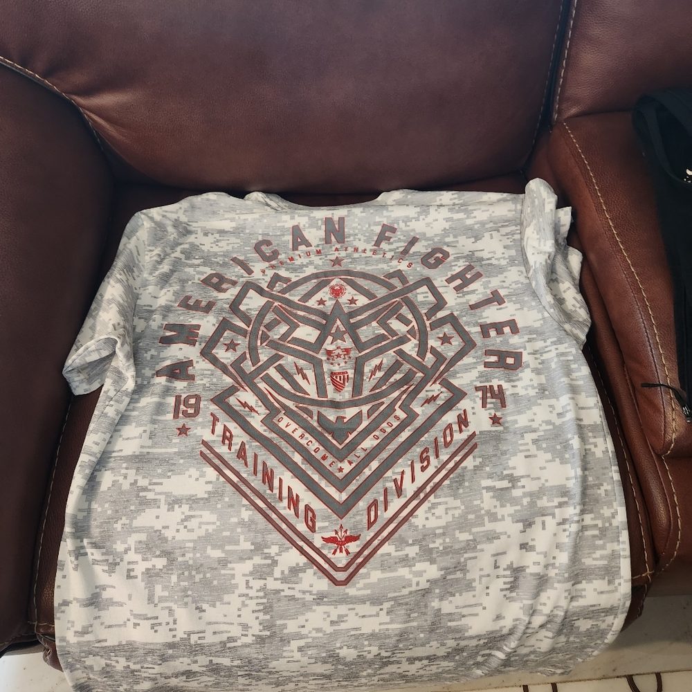 2 XL Mens American Fighter Shirts